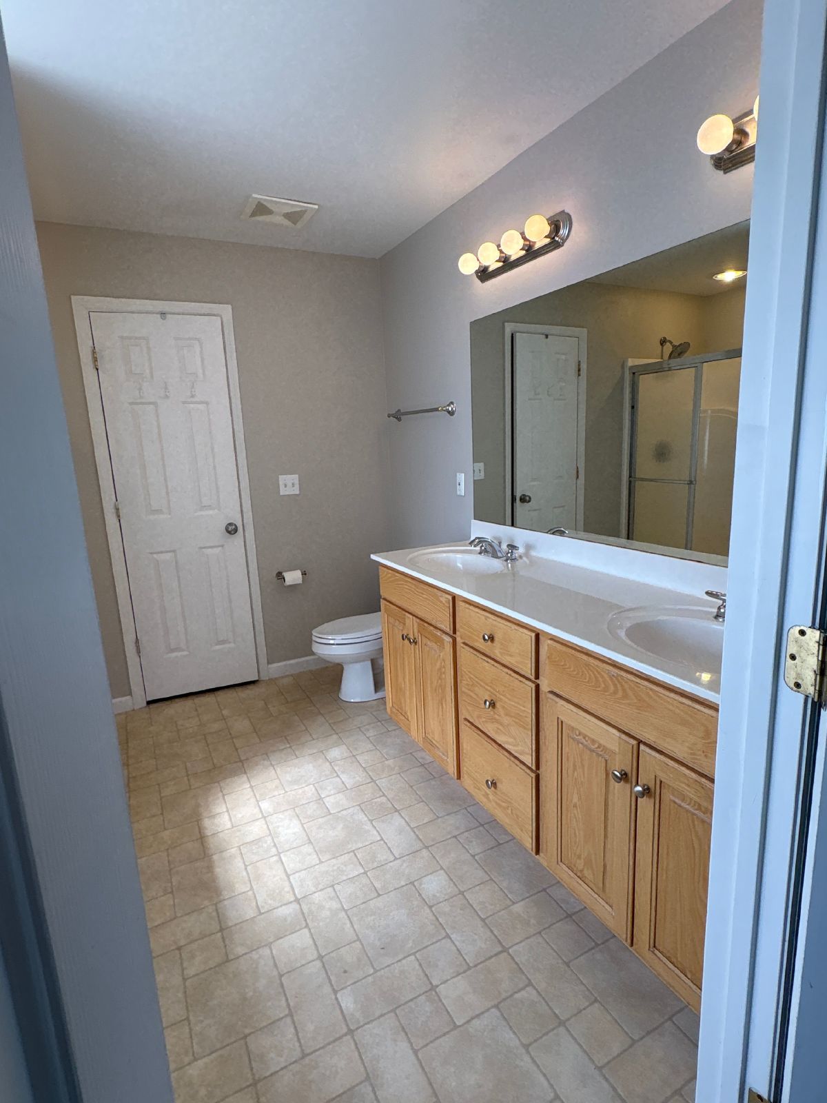 Spacious 3 Bedroom Home In Manchester... property image