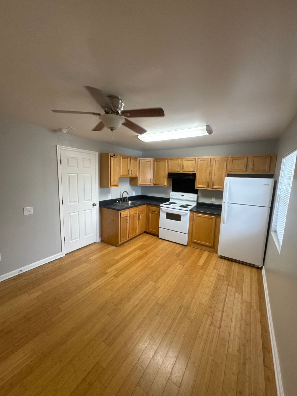 1 Bedroom Efficiency – Close to Downtown Nashville – Section 8 Accepted property image