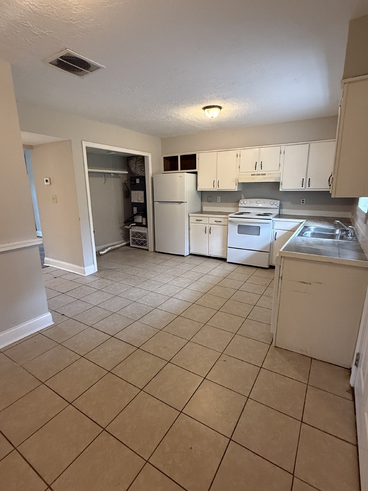 Looking for a comfortable place to call home? take a look at 810 Schmitt Rd, Rossville, GA! property image