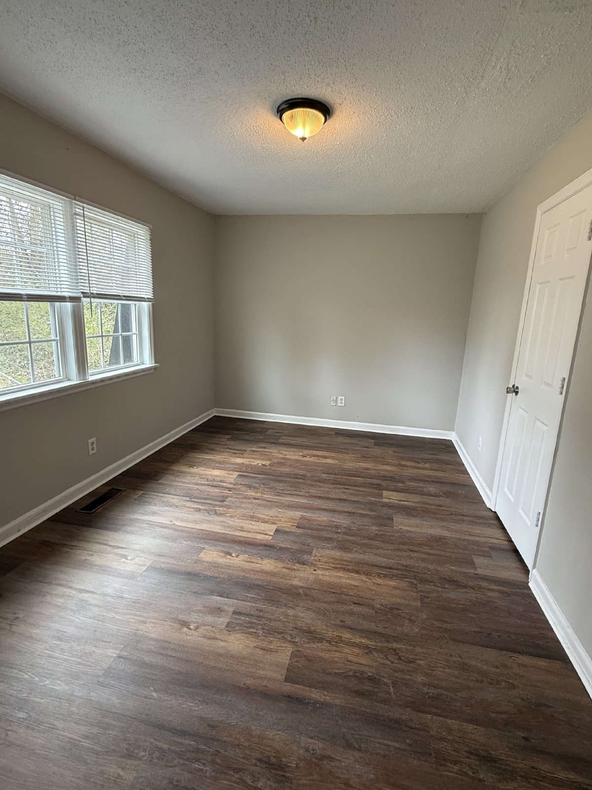 Looking for a comfortable place to call home? take a look at 810 Schmitt Rd, Rossville, GA! property image