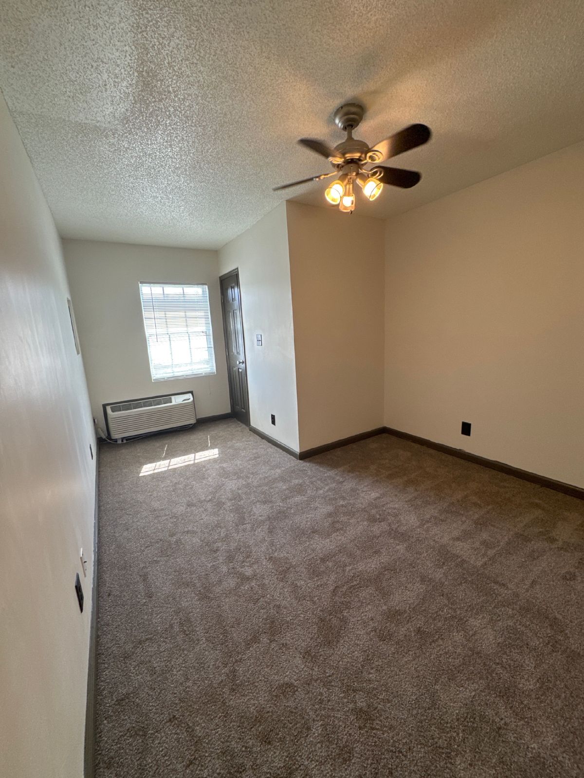 1 Bedroom Efficiency – Close to Downtown Nashville – Section 8 Accepted property image