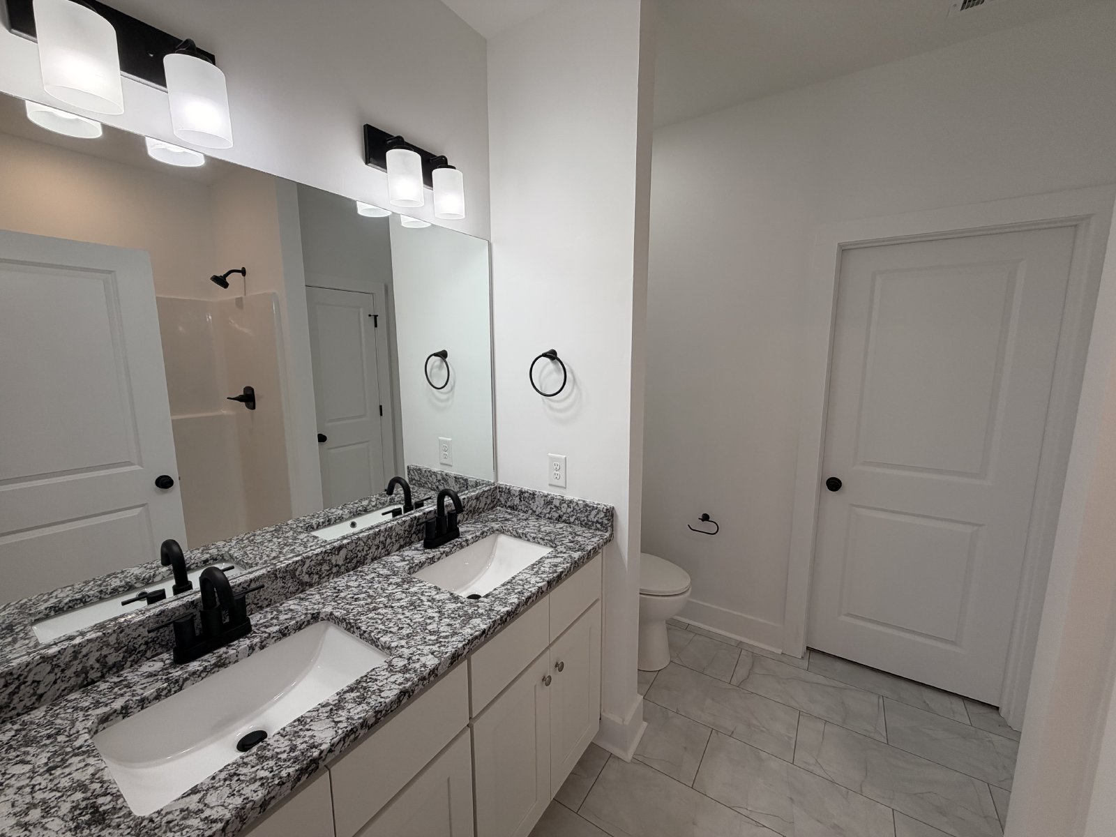 New Build 3 Bed 2.5 Bath Townhome in Shelbyville with a Move in Special property image