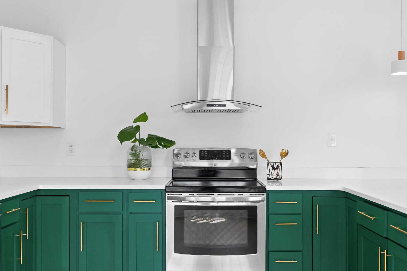 Charming + Modern Highland Park Home - 3 Beds, 2 Baths, Fenced Yard, + Plenty of Parking! property image