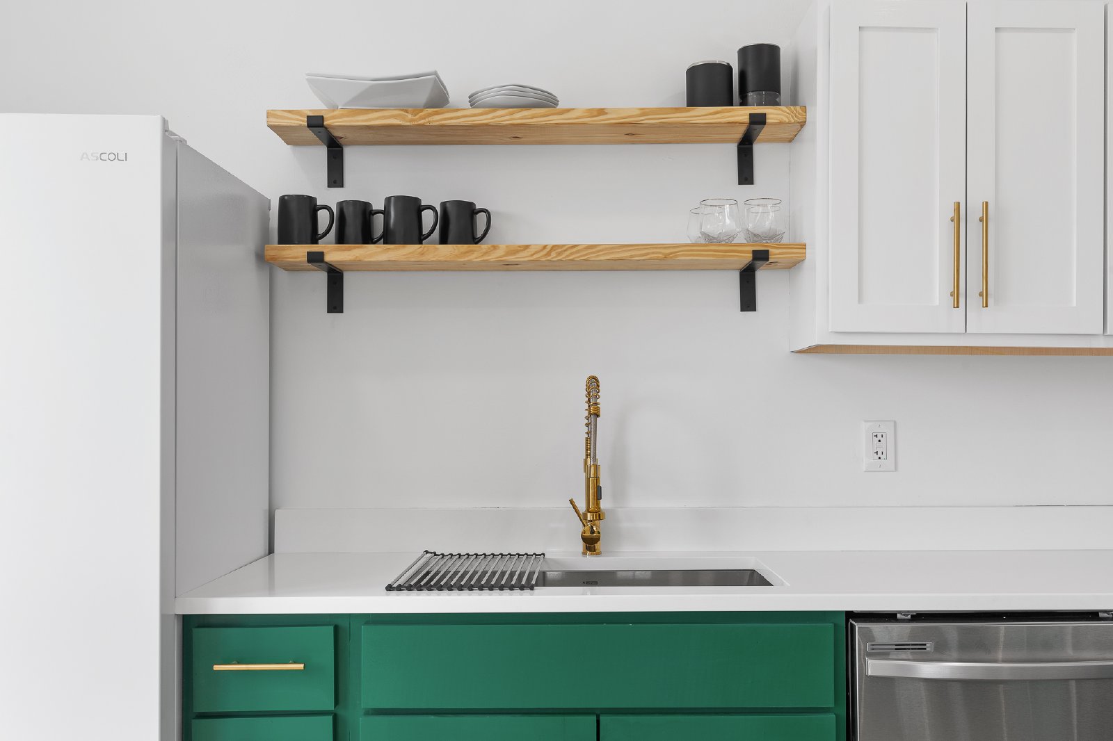 Charming + Modern Highland Park Home - 3 Beds, 2 Baths, Fenced Yard, + Plenty of Parking! property image