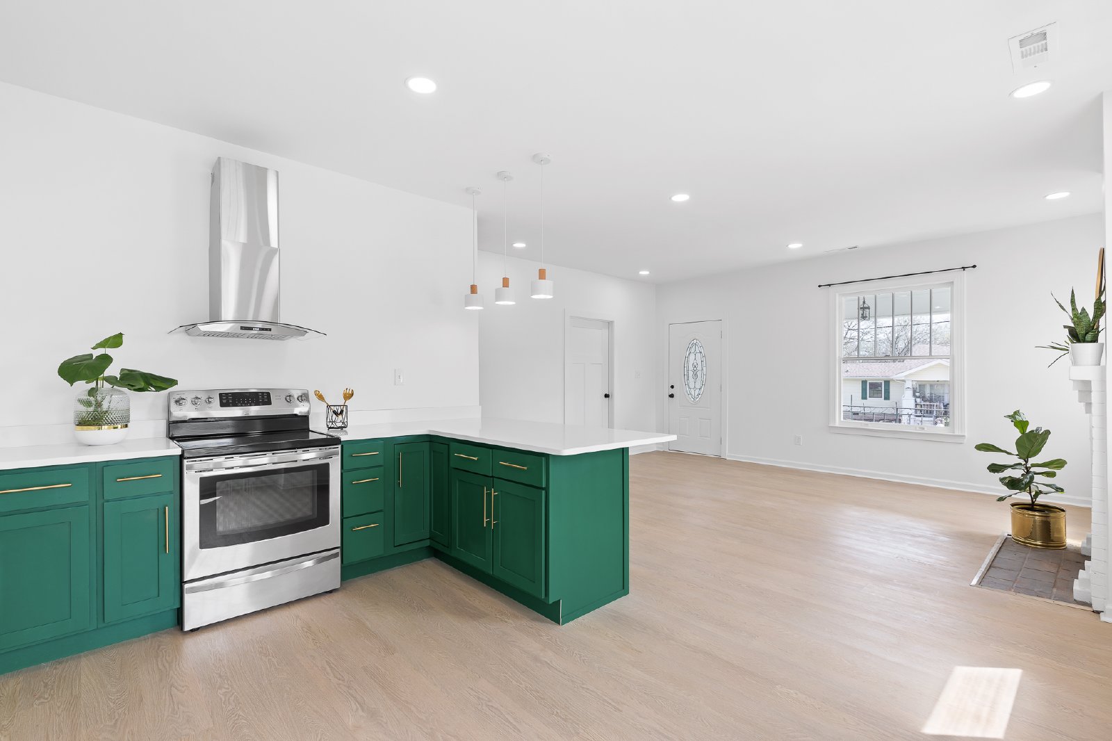 Charming + Modern Highland Park Home - 3 Beds, 2 Baths, Fenced Yard, + Plenty of Parking! property image