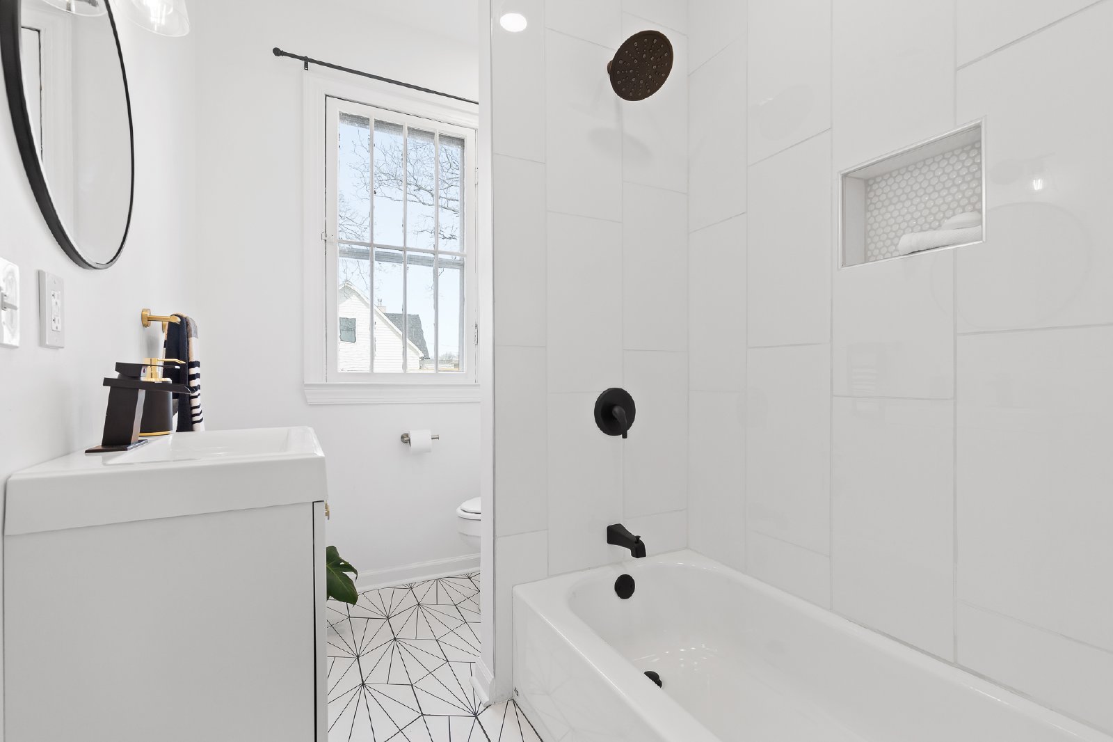 Charming + Modern Highland Park Home - 3 Beds, 2 Baths, Fenced Yard, + Plenty of Parking! property image