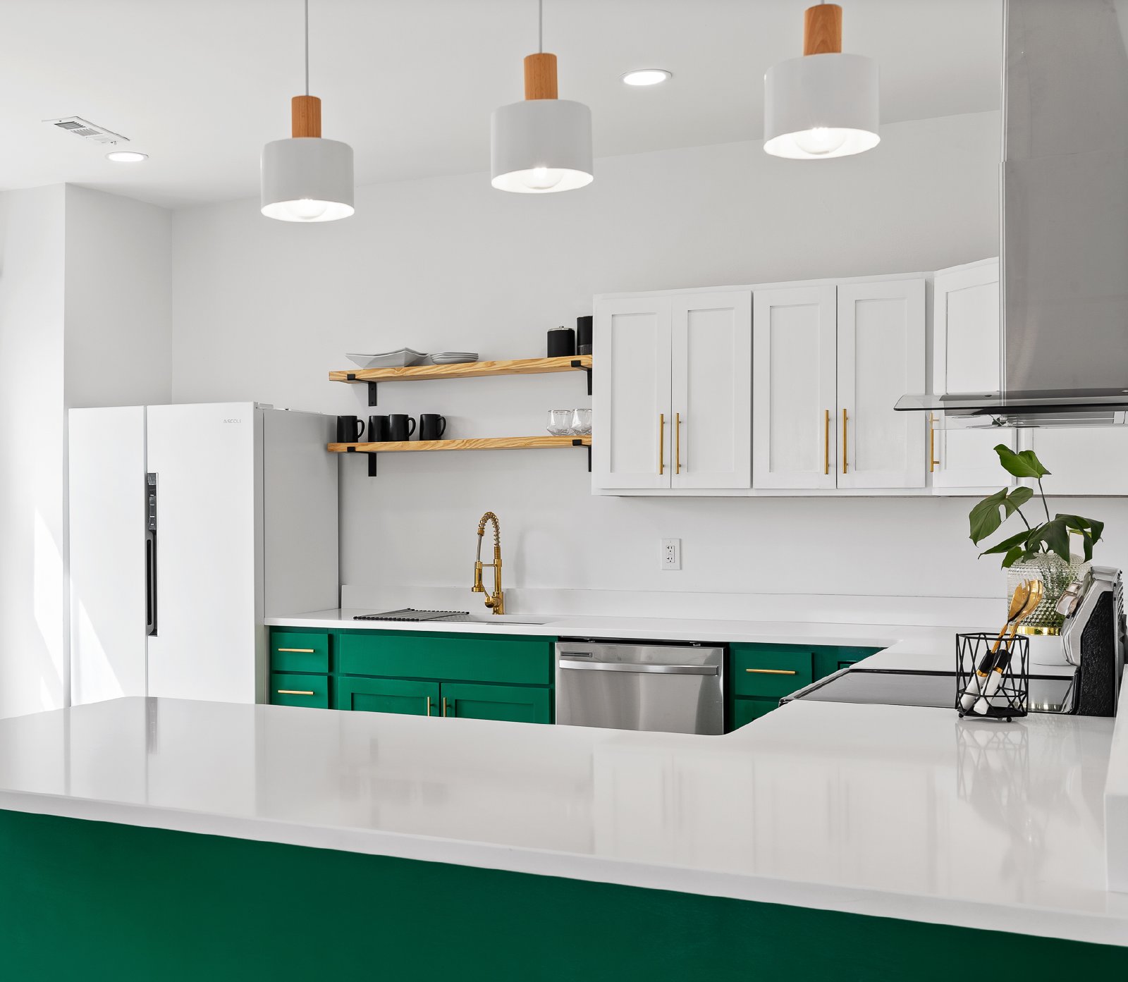 Charming + Modern Highland Park Home - 3 Beds, 2 Baths, Fenced Yard, + Plenty of Parking! property image