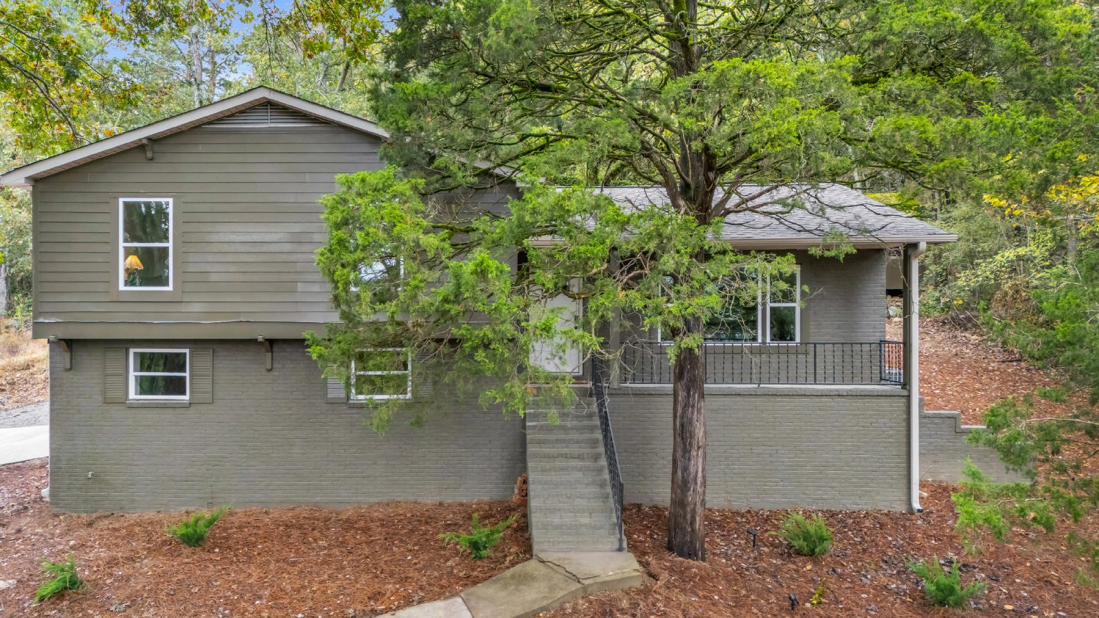 Retreat Like Feel + Practically New! 4 Beds, 3 Baths, Over 2,000 Sq Ft. with Glimpses of Nickajack Lake! property image