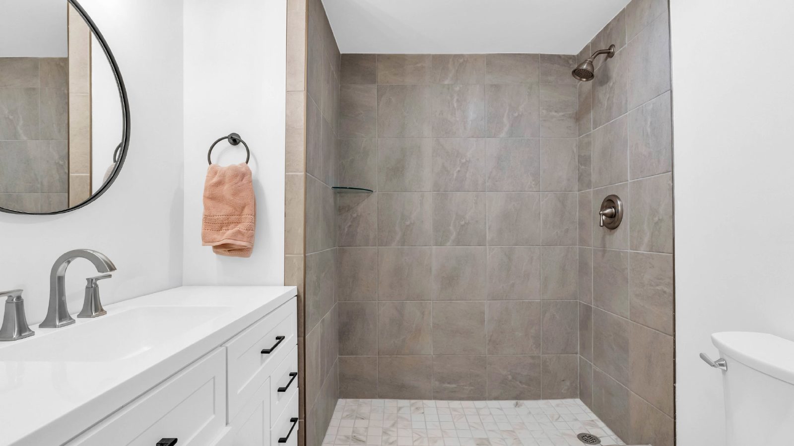 Retreat Like Feel + Practically New! 4 Beds, 3 Baths, Over 2,000 Sq Ft. with Glimpses of Nickajack Lake! property image