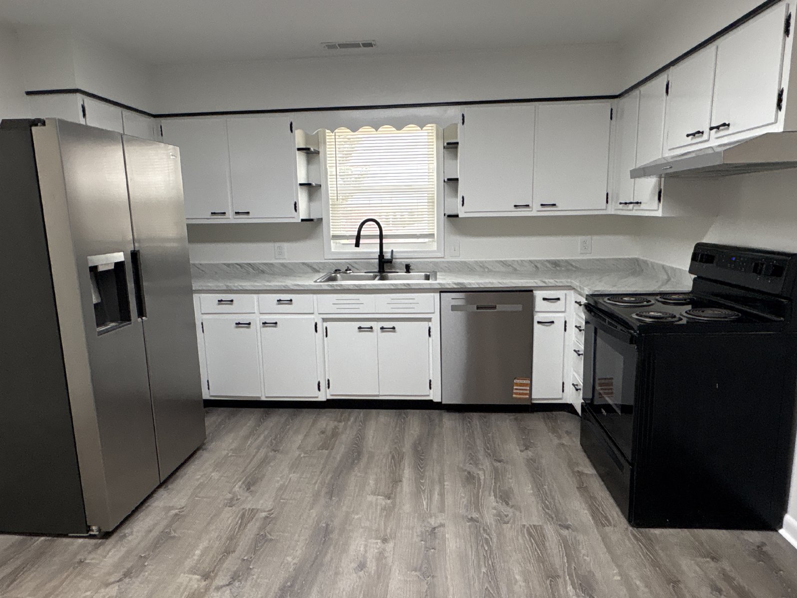 Freshly Renovated 2 Bedroom Duplex in Decherd! property image