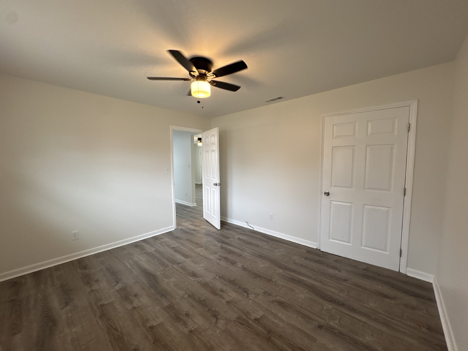 Freshly Renovated 2 Bedroom Duplex in Decherd! property image