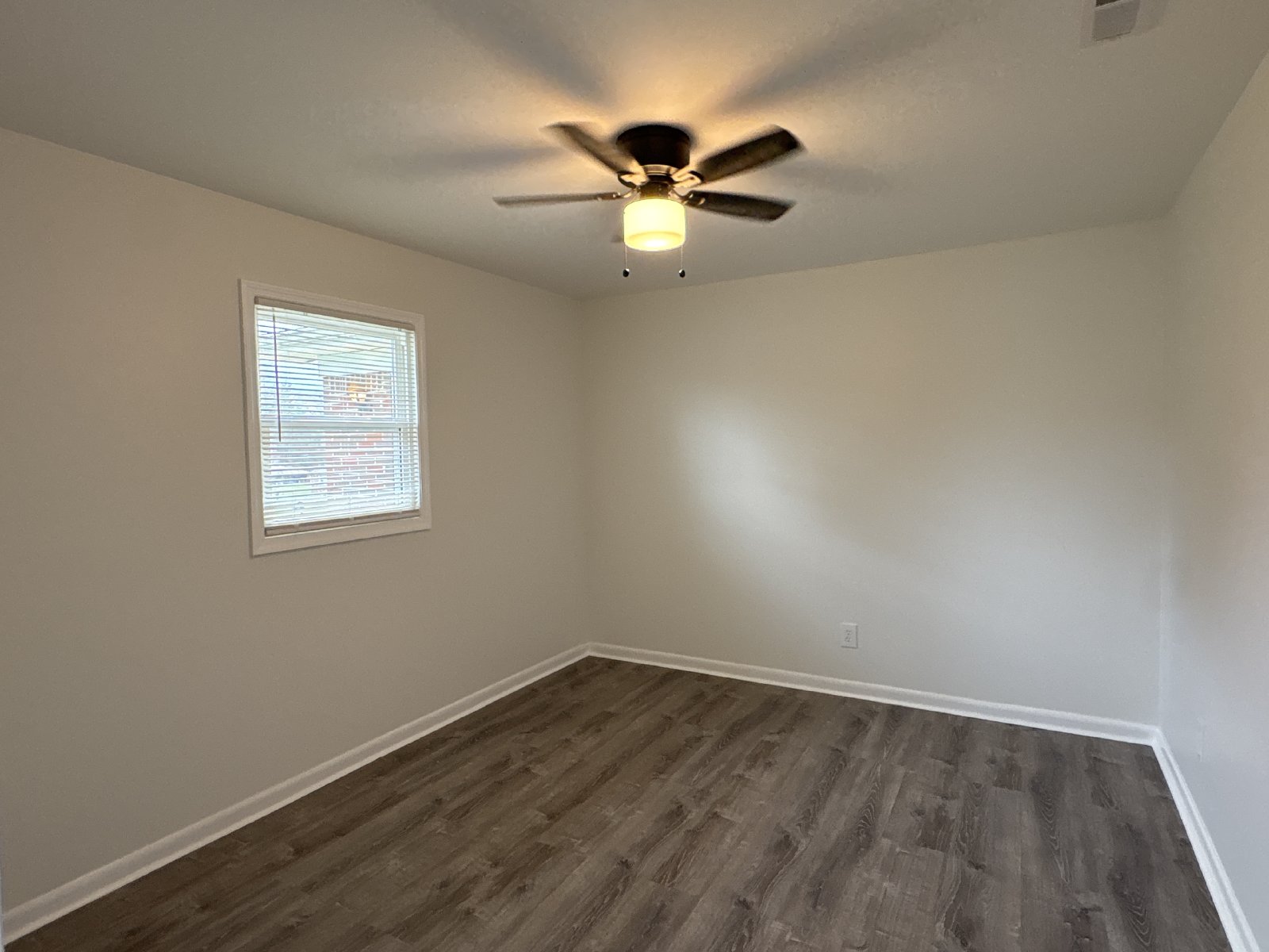 Freshly Renovated 2 Bedroom Duplex in Decherd! property image