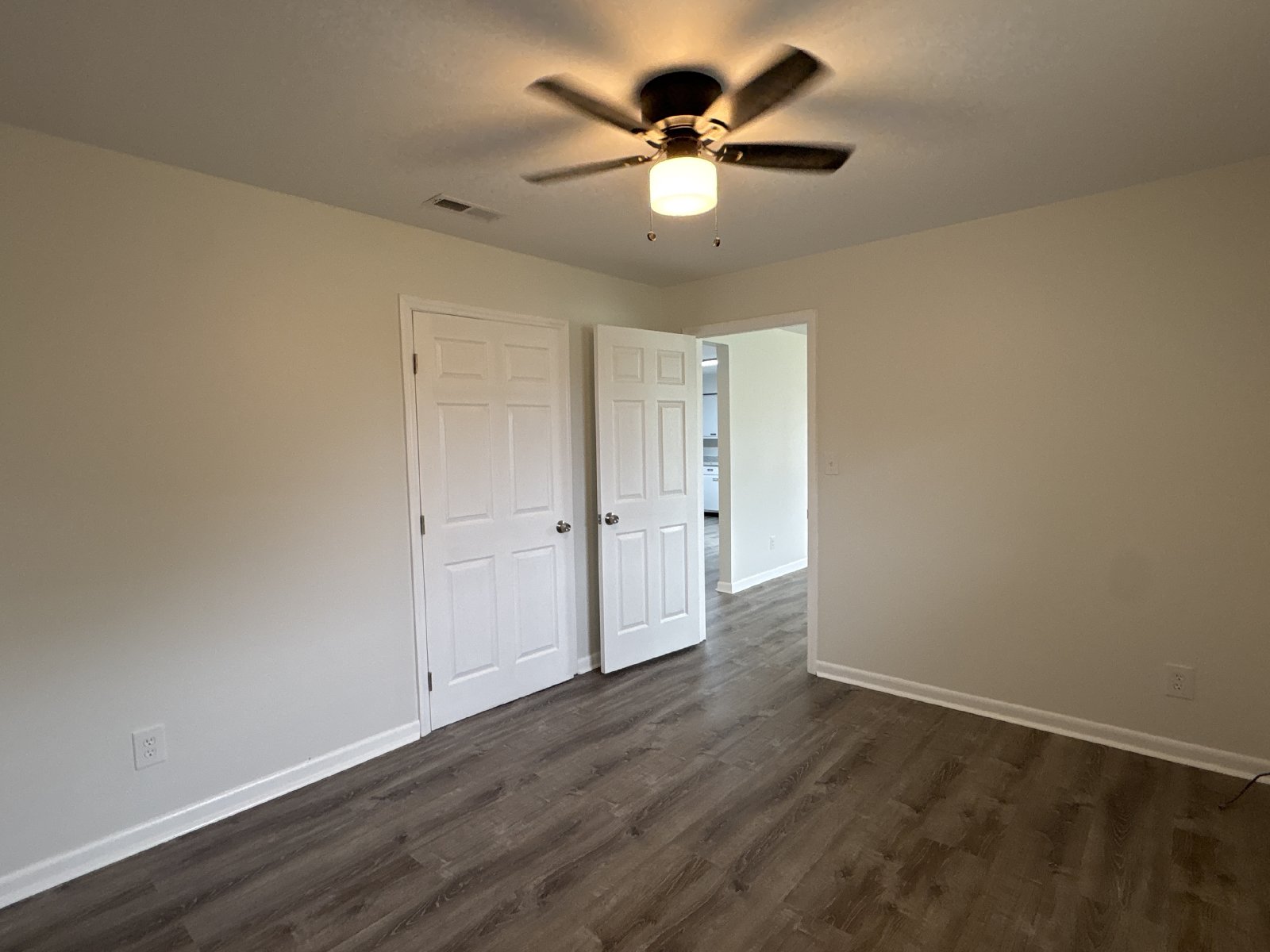 Freshly Renovated 2 Bedroom Duplex in Decherd! property image