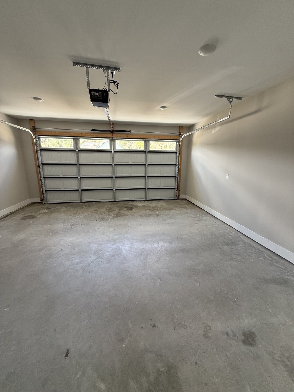 Beautiful New Build 4 Bed, 2.5 Bath, 2 Car Garage - Community Pool & Walking Trail! property image