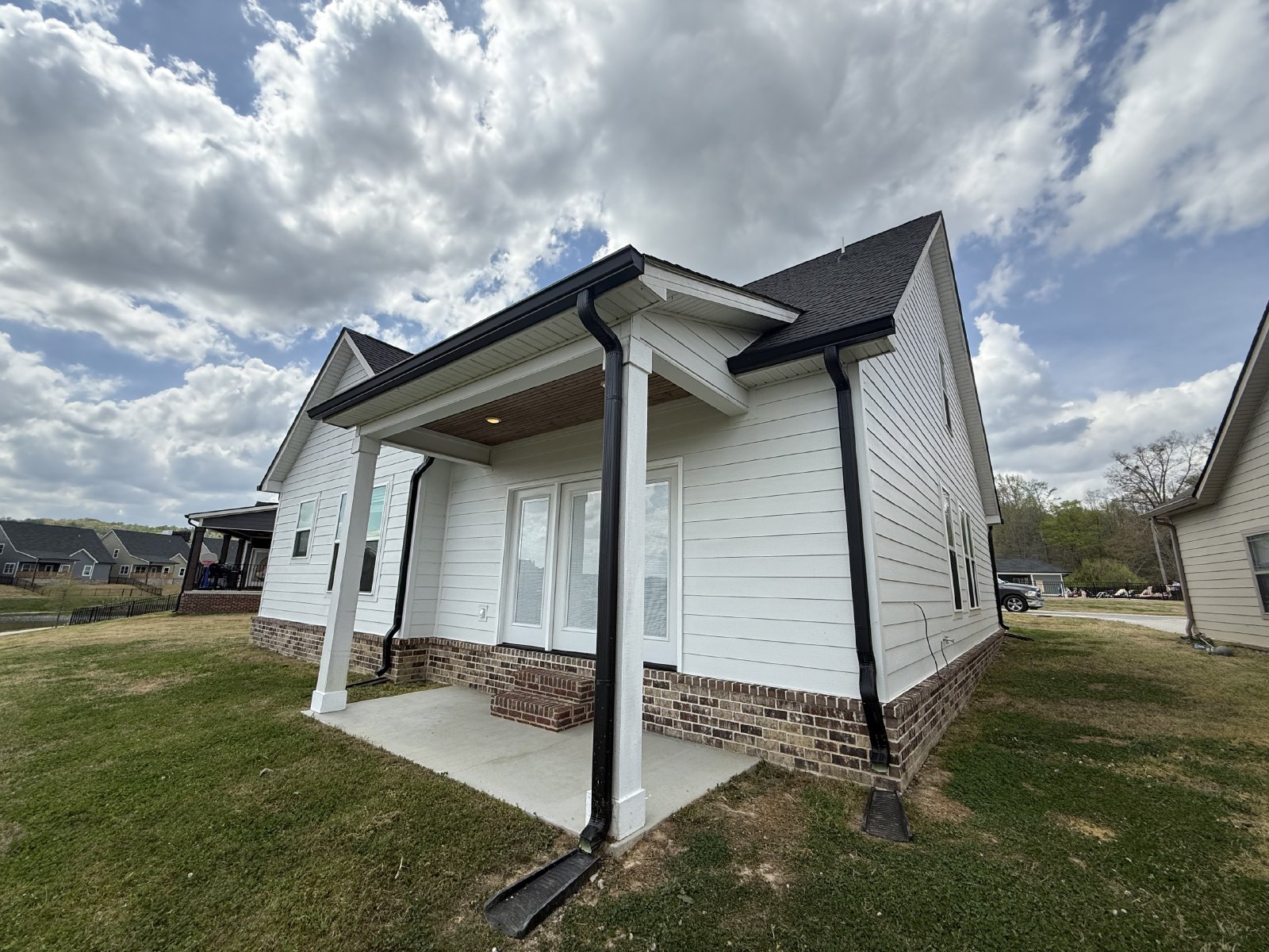 Beautiful New Build 4 Bed, 2.5 Bath, 2 Car Garage - Community Pool & Walking Trail! property image