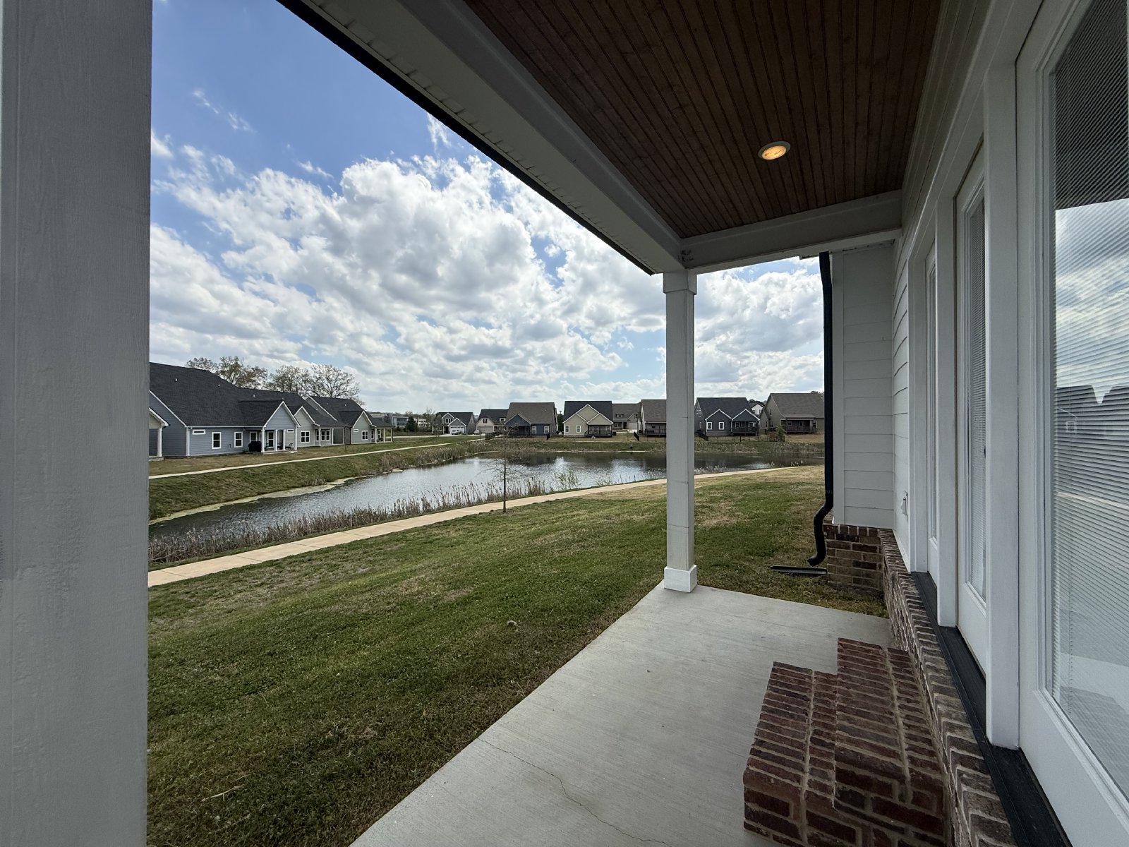 Beautiful New Build 4 Bed, 2.5 Bath, 2 Car Garage - Community Pool & Walking Trail! property image