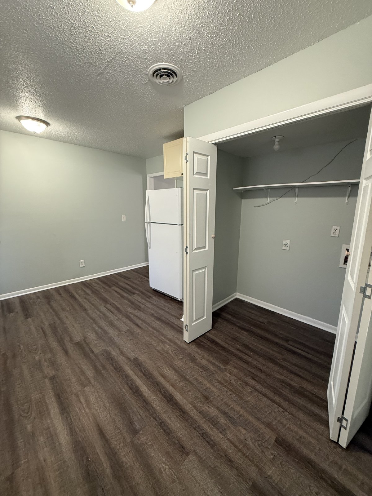 413 Booth Rd Chattanooga 2 spacious bedrooms 1 full bathroom property image
