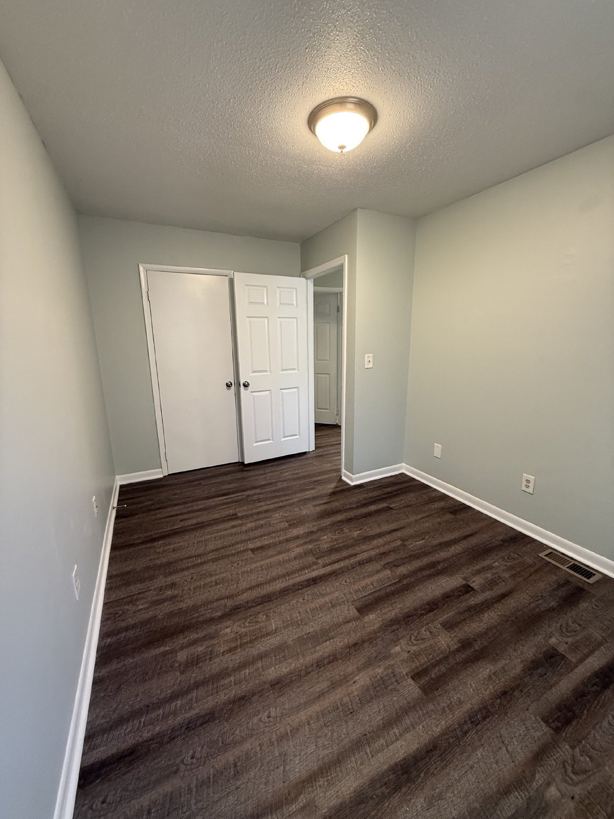 413 Booth Rd Chattanooga 2 spacious bedrooms 1 full bathroom property image