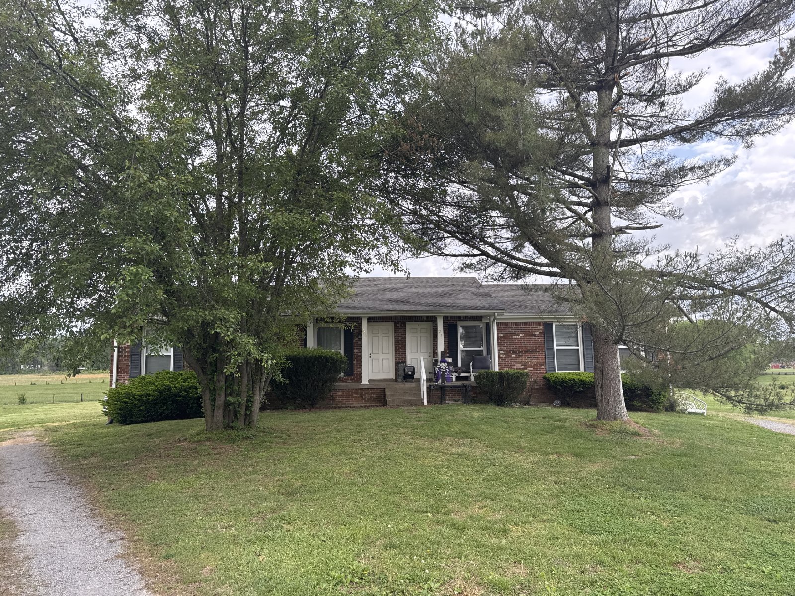 Spacious 3 Bed / 2 Bath Duplex in Lebanon – Comfortable Living with Convenient Location property image