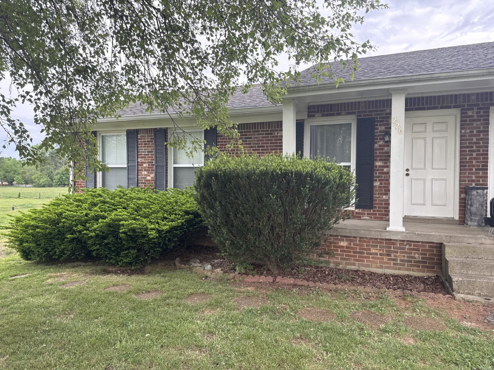 Spacious 3 Bed / 2 Bath Duplex in Lebanon – Comfortable Living with Convenient Location property image