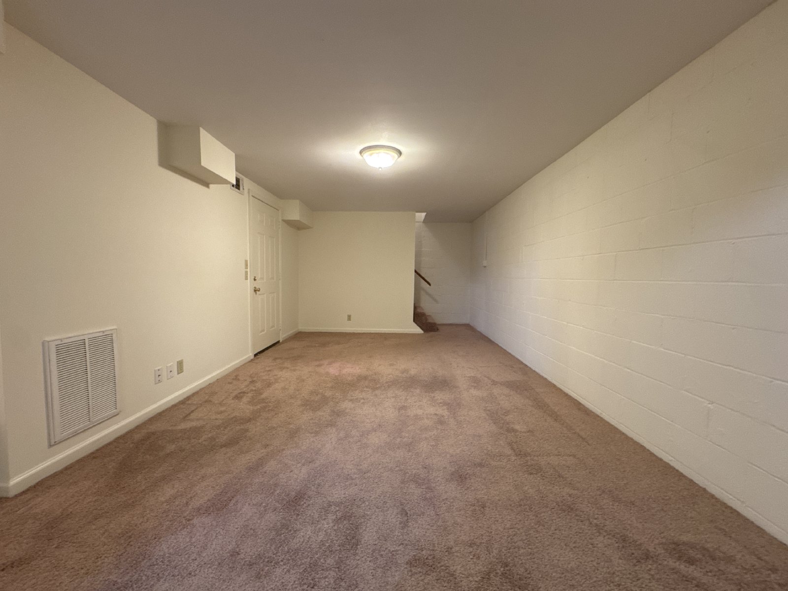 Spacious 3 Bed / 2 Bath Duplex in Lebanon – Comfortable Living with Convenient Location property image