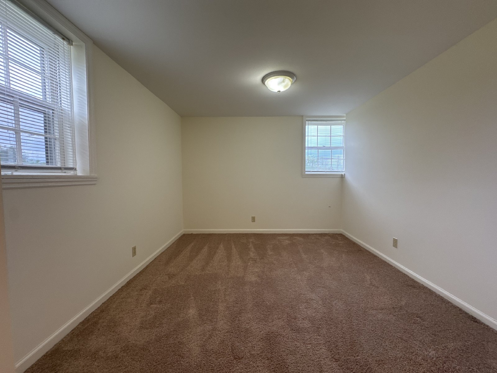 Spacious 3 Bed / 2 Bath Duplex in Lebanon – Comfortable Living with Convenient Location property image