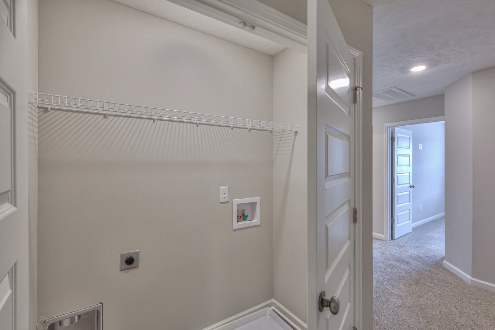 Brand New Luxury Townhome! 3 BR, 2.5 BA, 2 Car Garage, Pool, Dog Park, and More! property image