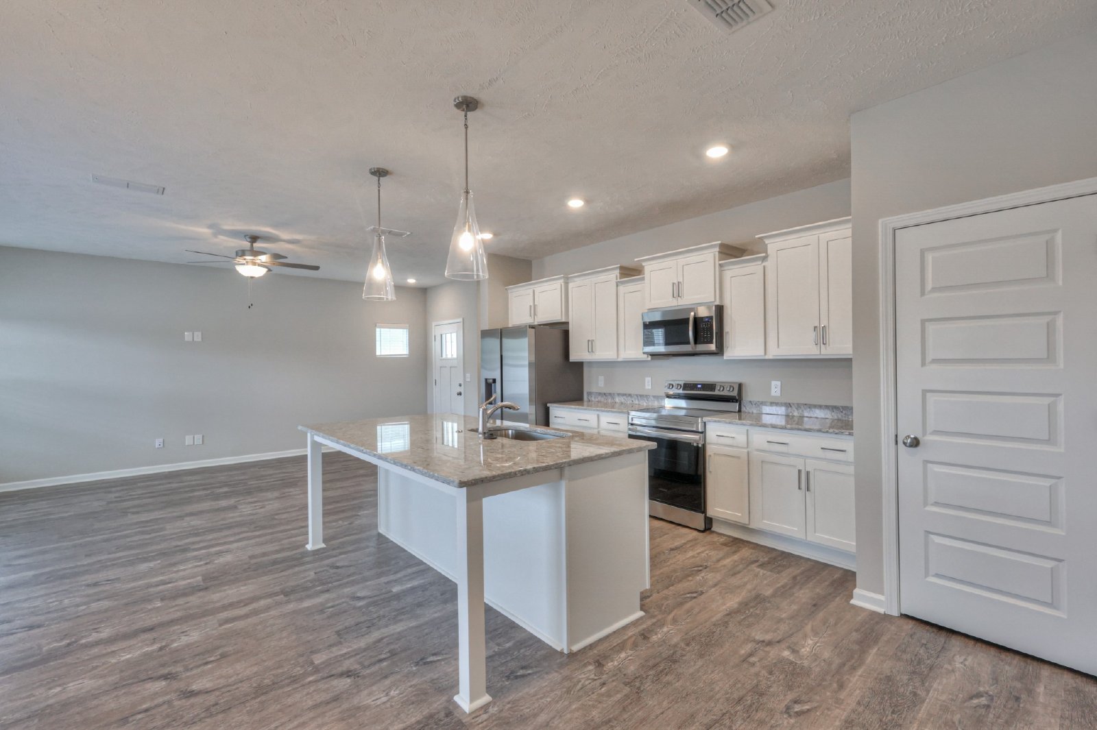 Brand New Luxury Townhome! 3 BR, 2.5 BA, 2 Car Garage, Pool, Dog Park, and More! property image