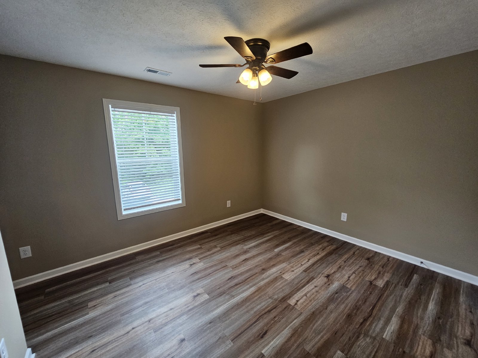 Modern Townhome in Tullahoma.... property image
