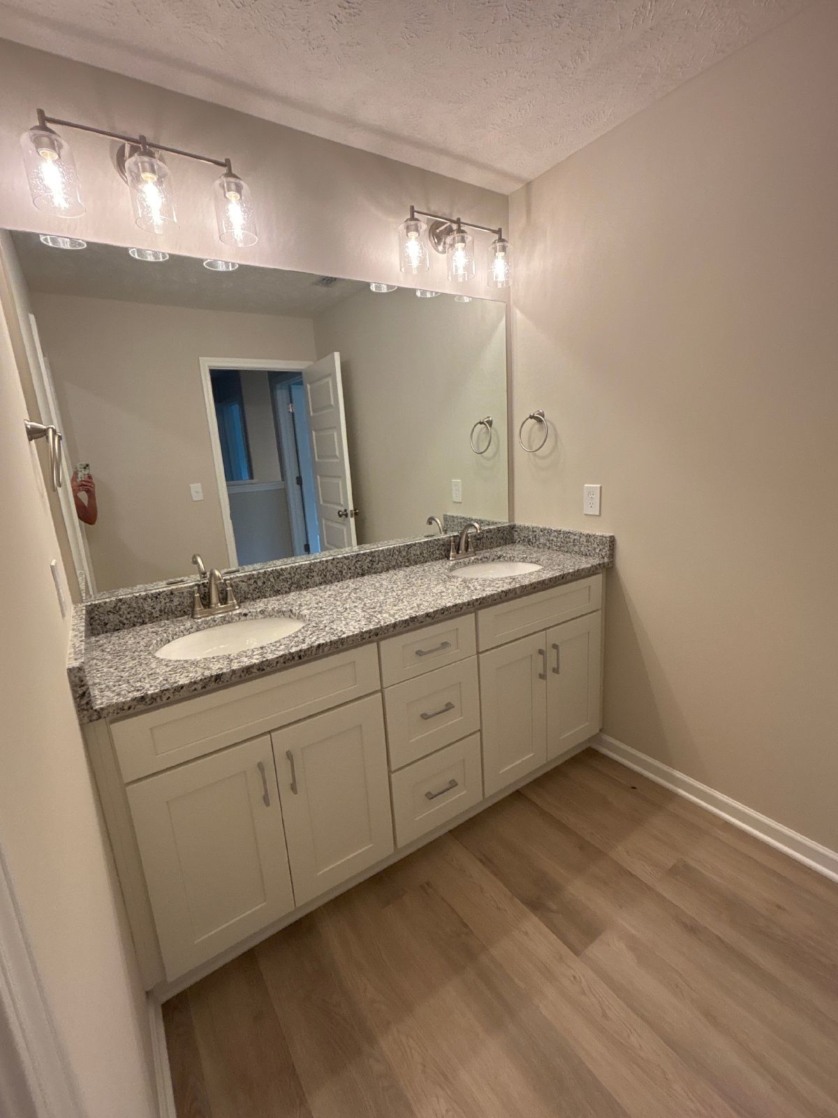 1/2 OFF MOVE IN SPECIAL! 4 Bedroom Townhome in Shelbyville! property image