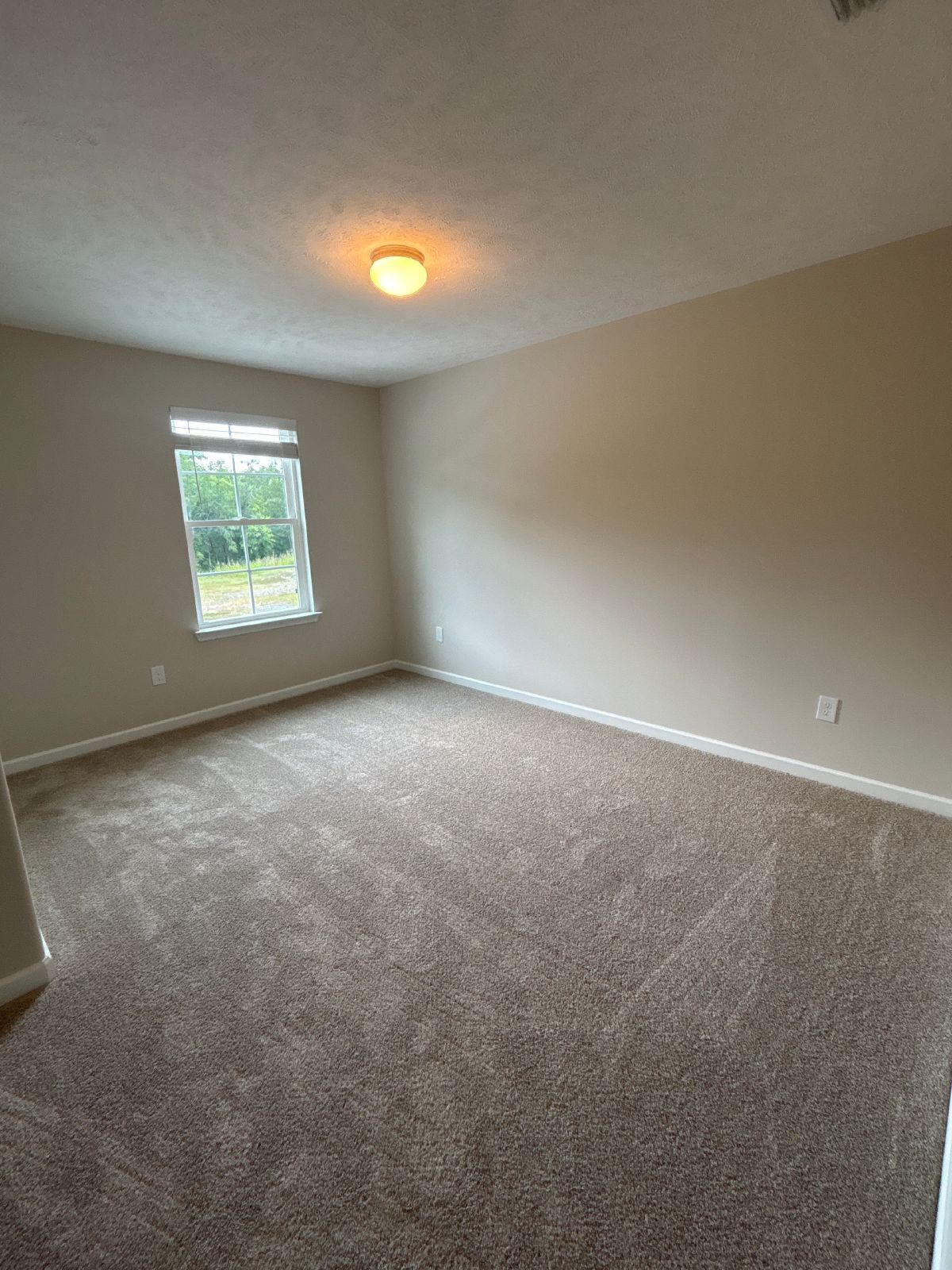 1/2 OFF MOVE IN SPECIAL! 4 Bedroom Townhome in Shelbyville! property image