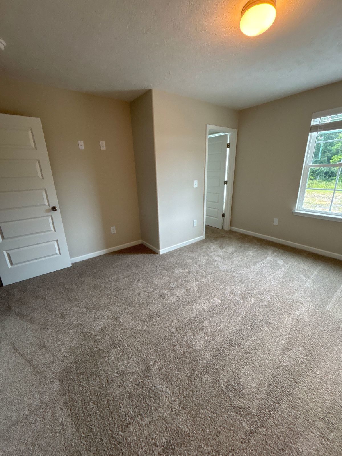 1/2 OFF MOVE IN SPECIAL! 4 Bedroom Townhome in Shelbyville! property image