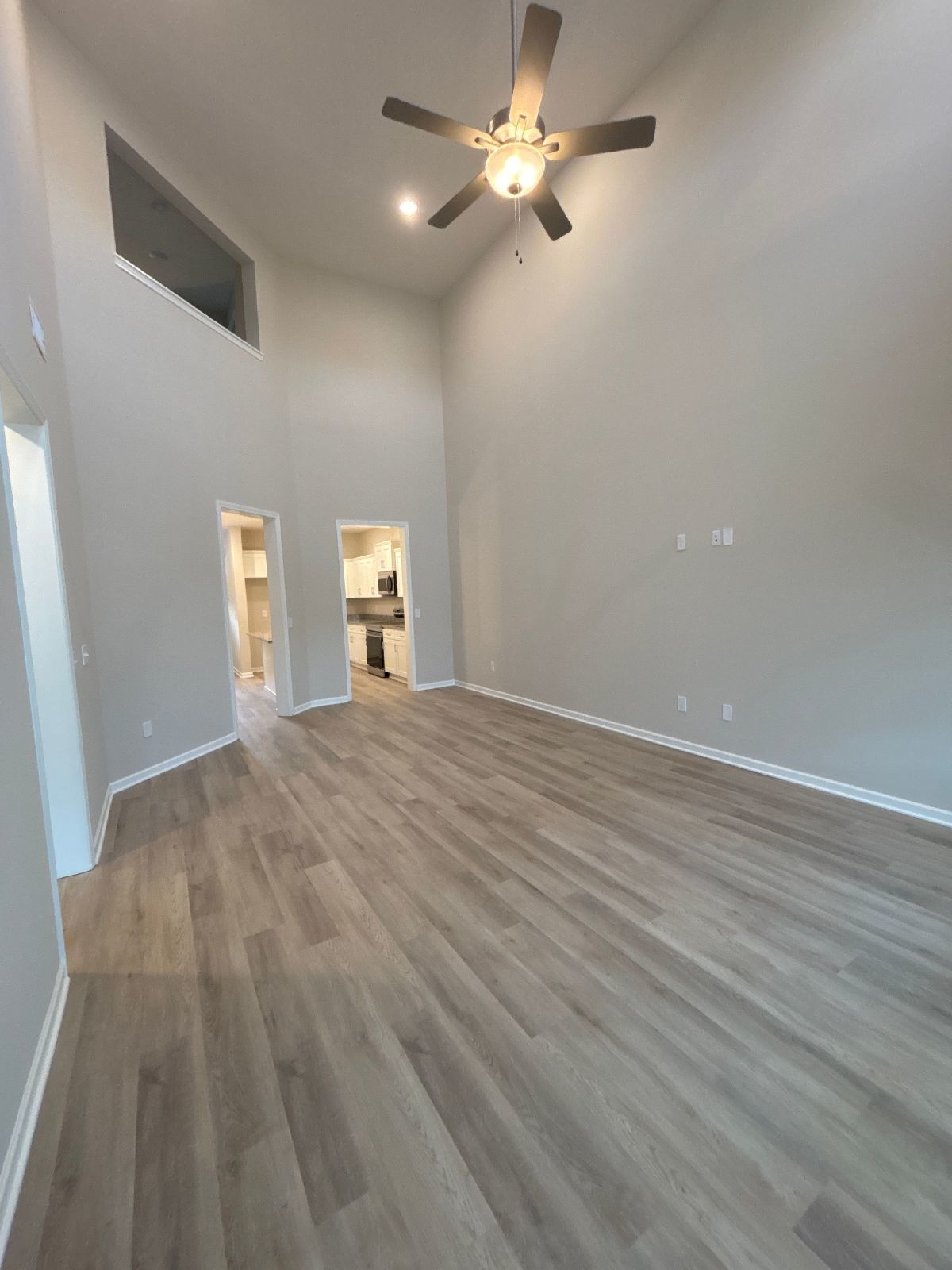 1/2 OFF MOVE IN SPECIAL! 4 Bedroom Townhome in Shelbyville! property image