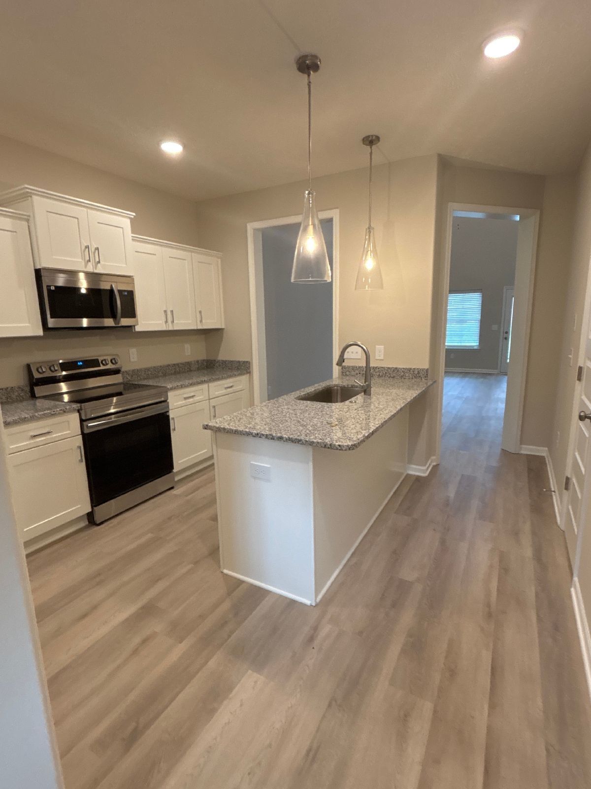 1/2 OFF MOVE IN SPECIAL! 4 Bedroom Townhome in Shelbyville! property image