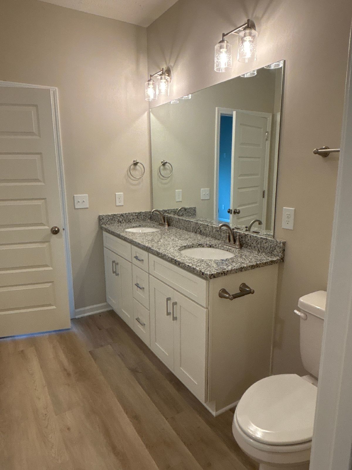 1/2 OFF MOVE IN SPECIAL! 4 Bedroom Townhome in Shelbyville! property image