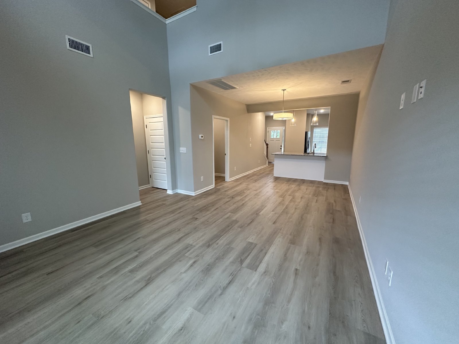 Brand New 4 Bed 3 Bath Townhome In Shelbyville property image