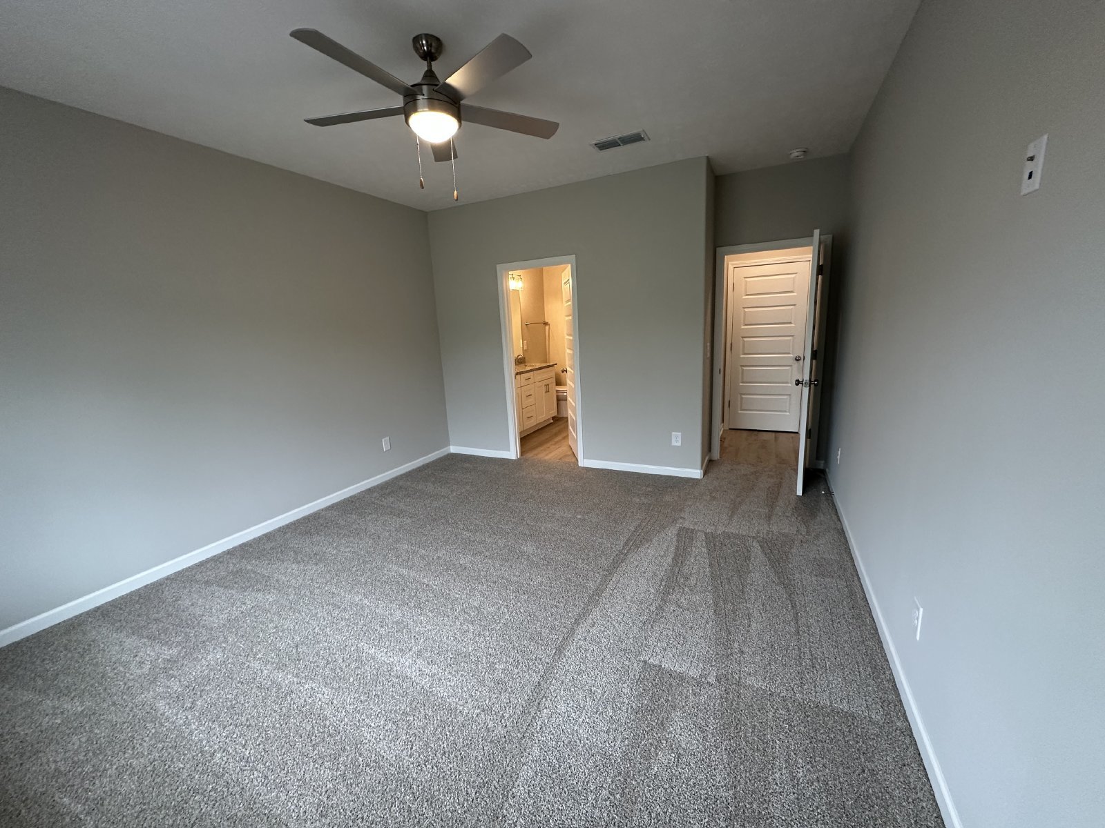 Brand New 4 Bed 3 Bath Townhome In Shelbyville property image