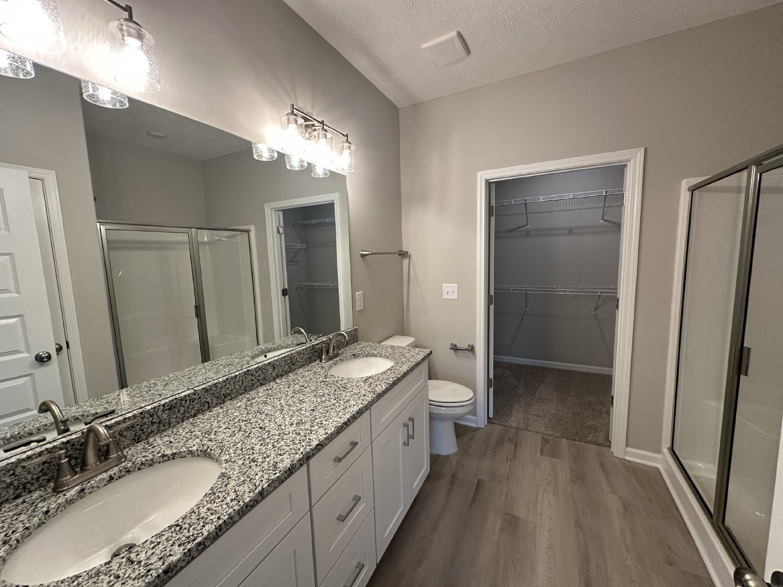 Brand New 4 Bed 3 Bath Townhome In Shelbyville property image