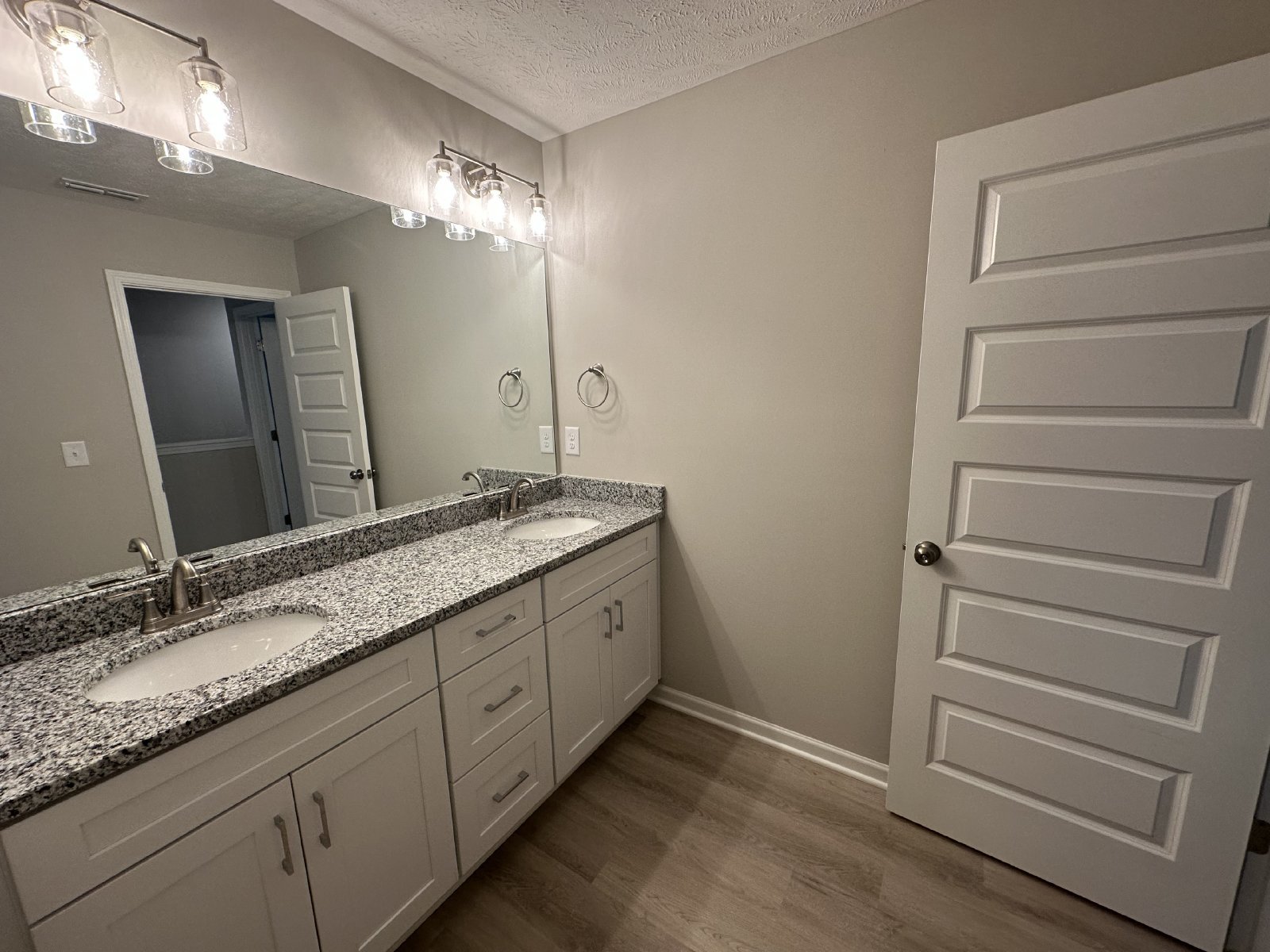 Brand New 4 Bed 3 Bath Townhome In Shelbyville property image