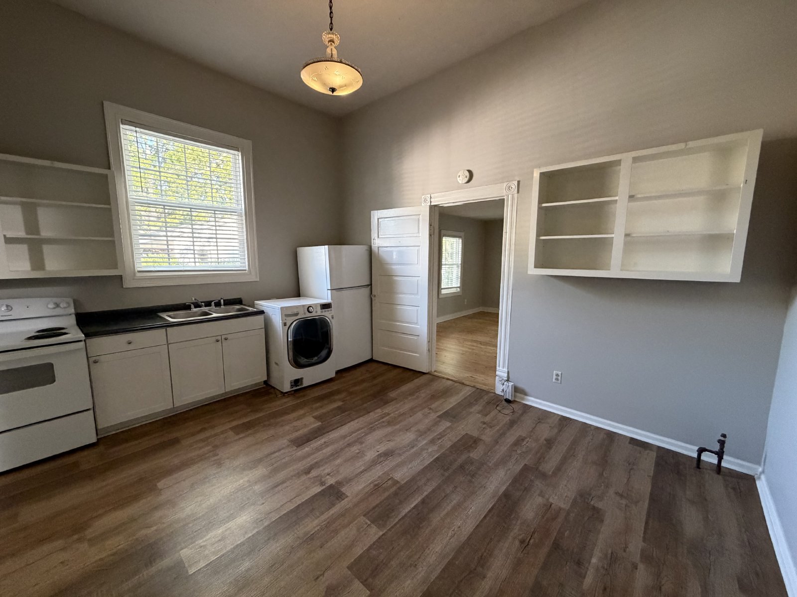 1 Bed 1 Bath Studio Style Apartment Minutes From the Square property image