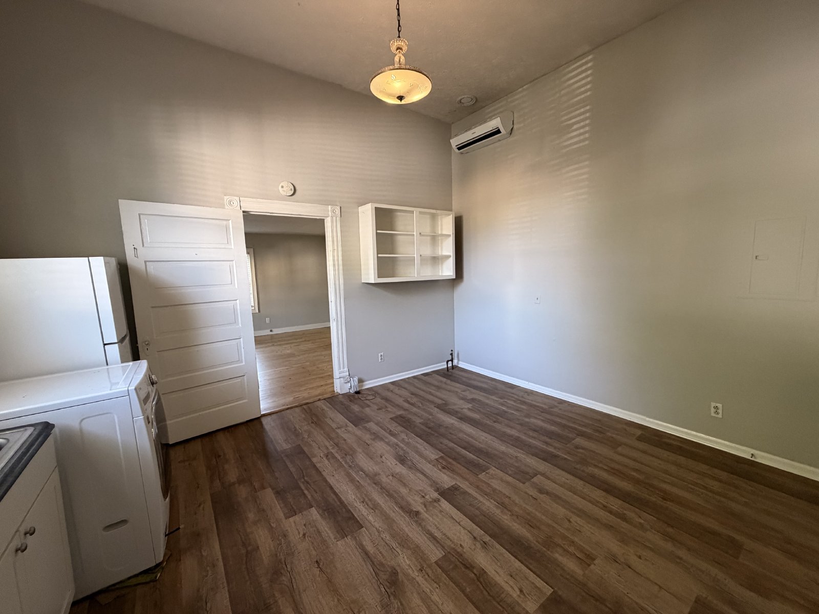 1 Bed 1 Bath Studio Style Apartment Minutes From the Square property image