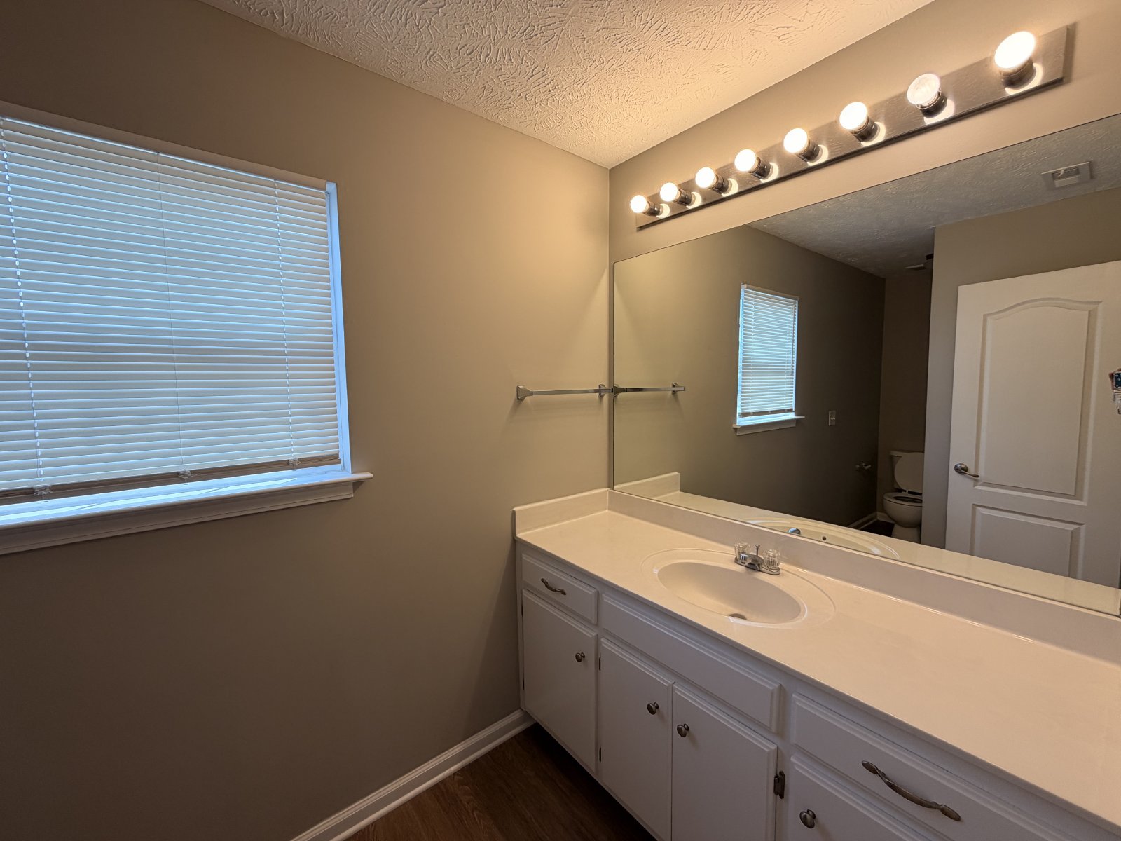 3 BR, 2.5 Bath with Fenced Backyard - Available Now! property image