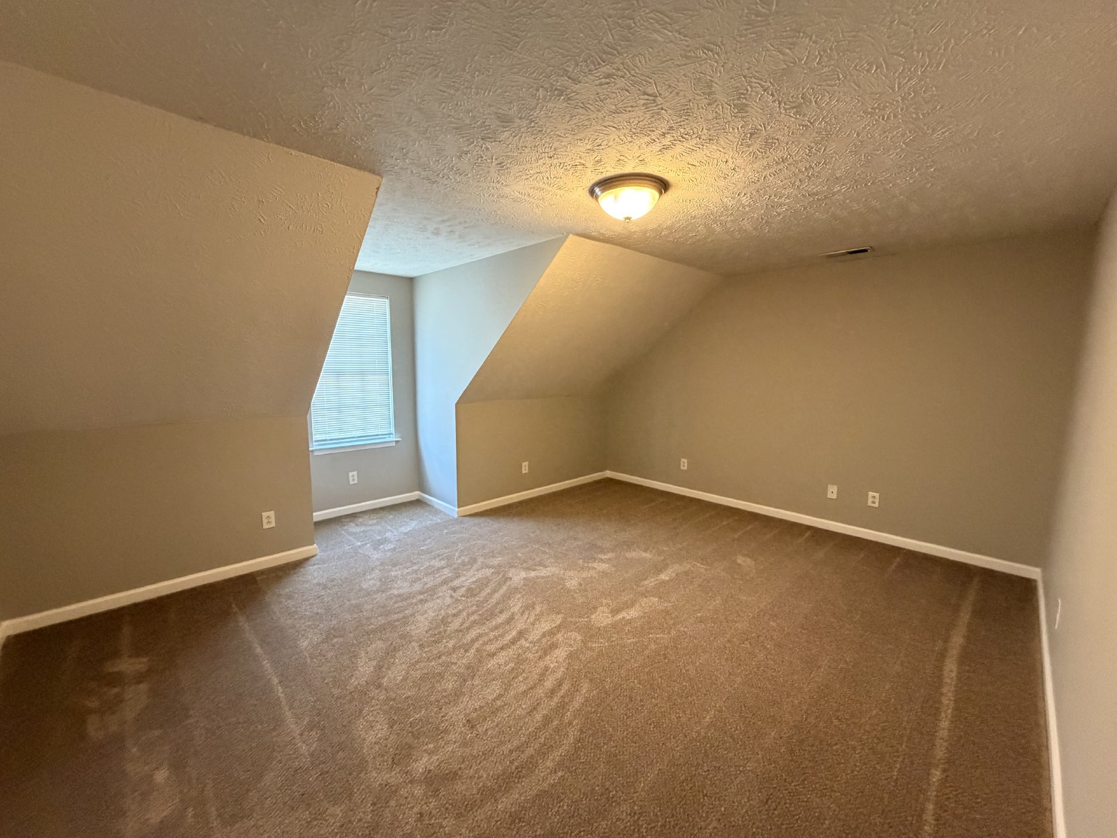 3 BR, 2.5 Bath with Fenced Backyard - Available Now! property image