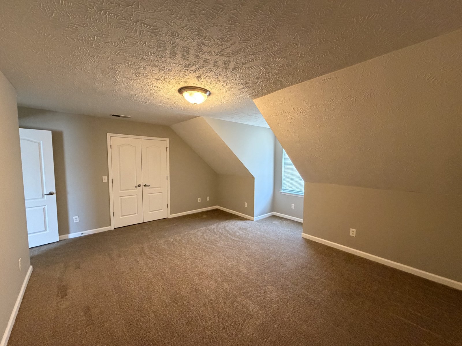 3 BR, 2.5 Bath with Fenced Backyard - Available Now! property image