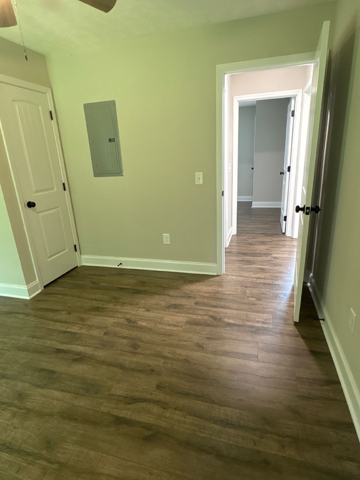 Spacious 3 Bed 2 Bath Duplex with Fenced-In Backyard! property image