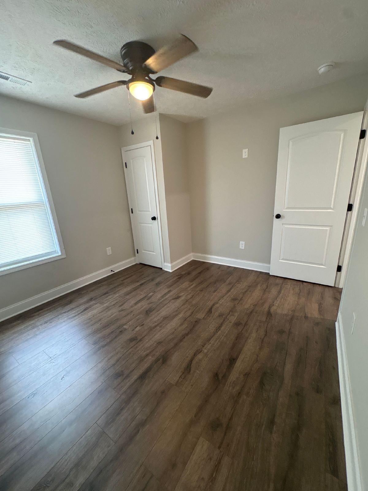 Spacious 3 Bed 2 Bath Duplex with Fenced-In Backyard! property image