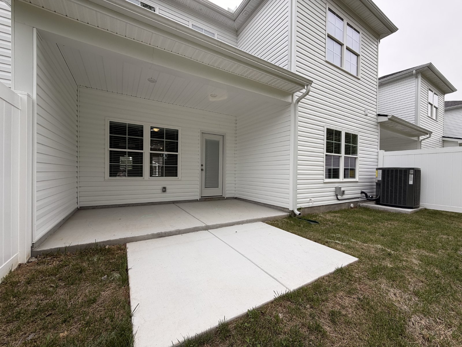 Brand New 4 Bed 3.5 Bath Townhome In Shelbyville property image