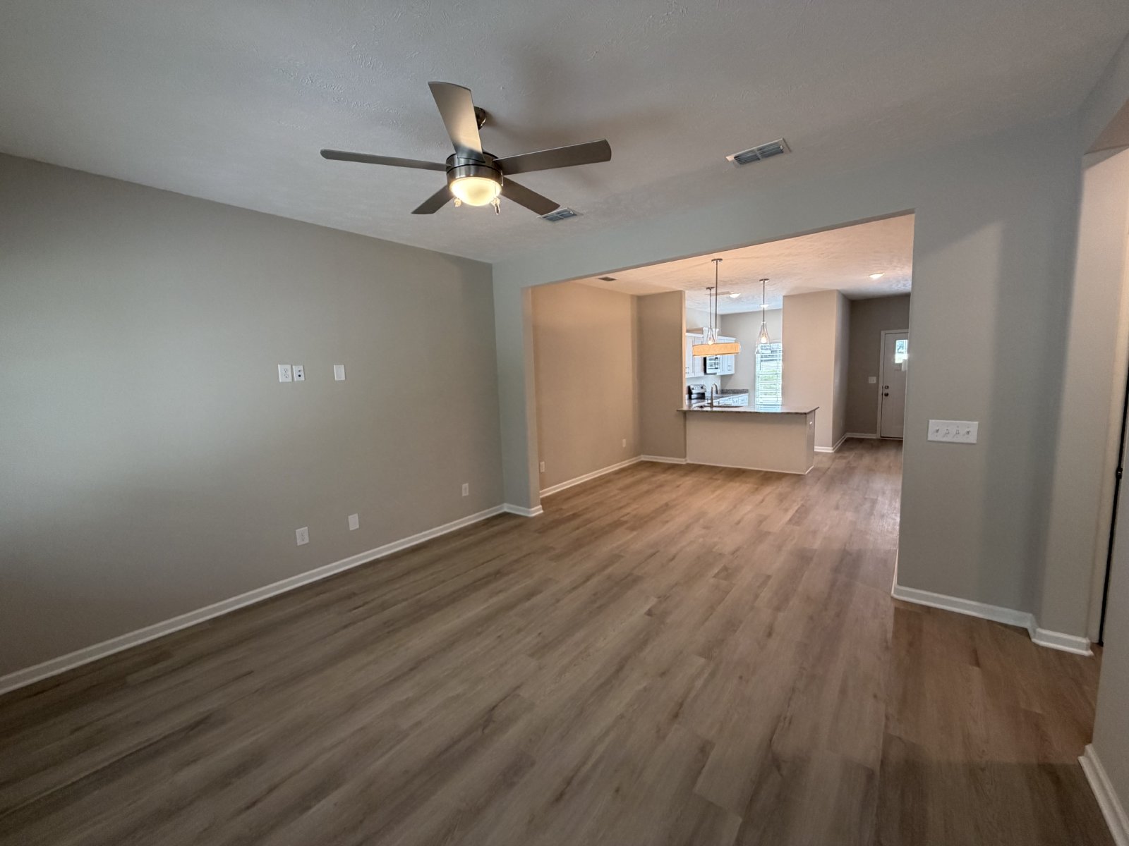 Brand New 4 Bed 3.5 Bath Townhome In Shelbyville property image