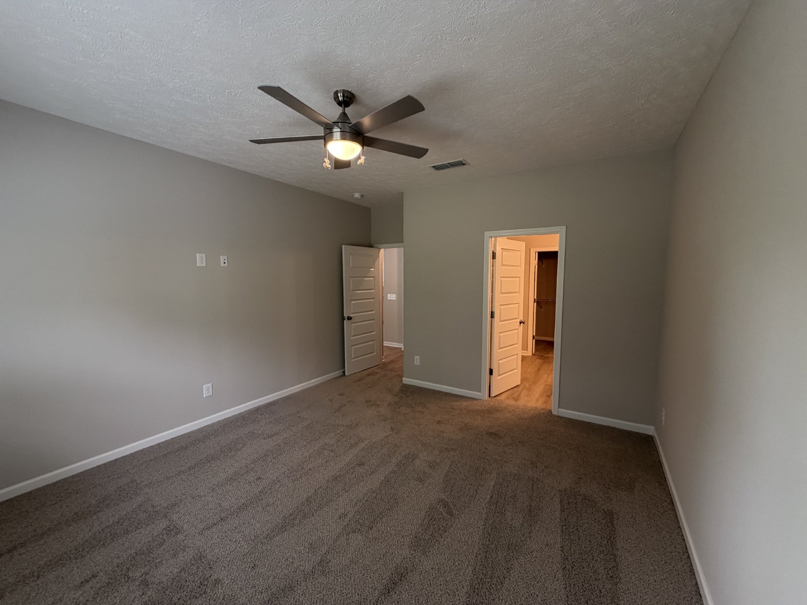 Brand New 4 Bed 3.5 Bath Townhome In Shelbyville property image