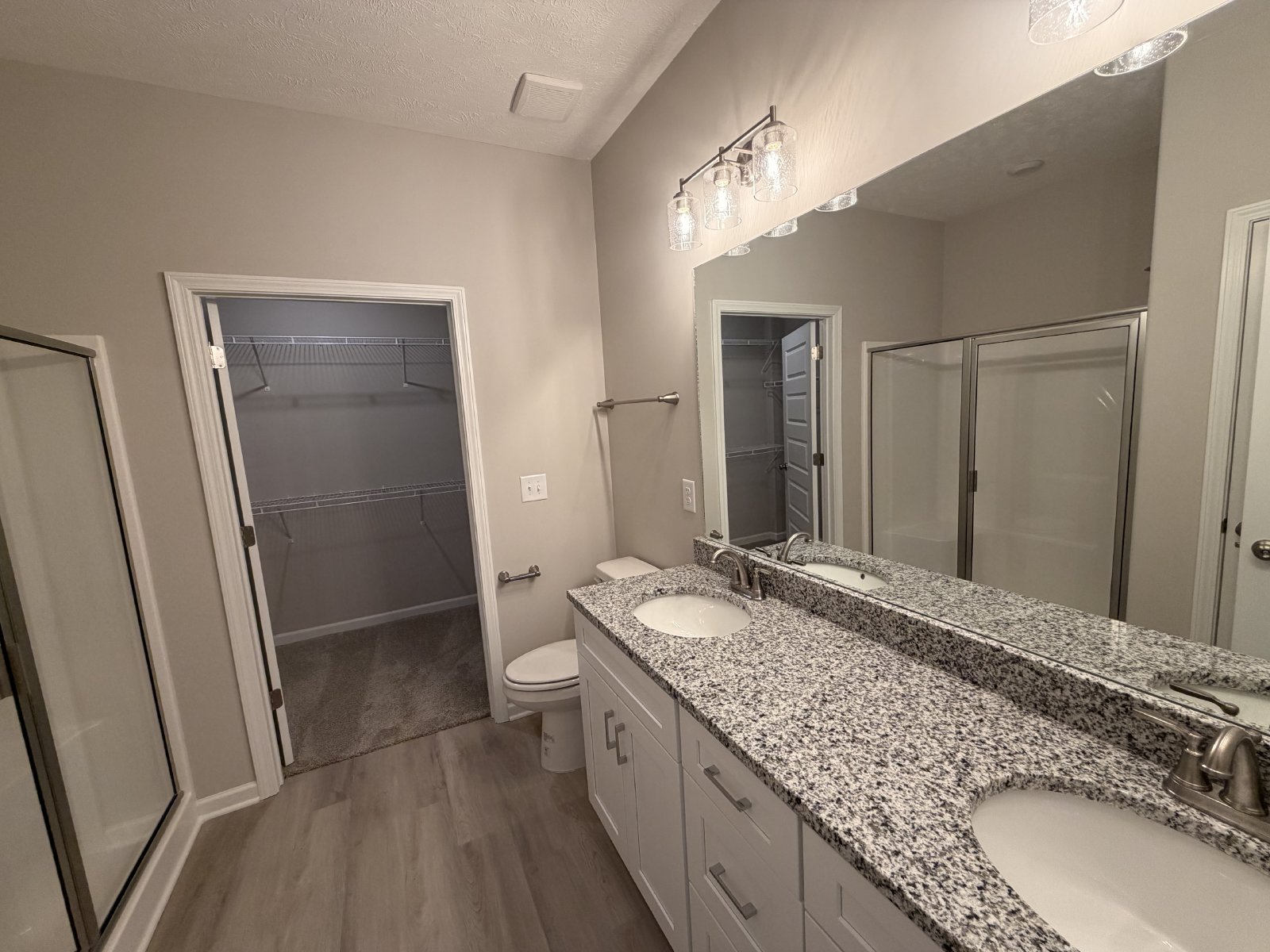 Brand New 4 Bed 3.5 Bath Townhome In Shelbyville property image